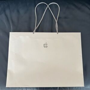 APPLE GIFT BAG LAPTOP AIR MAX IPAD TABLET HEADPHONES